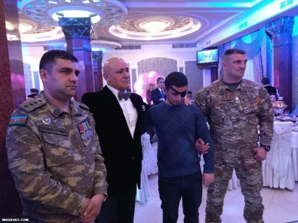 Füzuli Məmmədov növbəti dəfə 6 qazi ailəsinə ev hədiyyə etdi - FOTOLAR Füzuli Məmmədov növbəti dəfə 6 qazi ailəsinə ev hədiyyə etdi - FOTOLAR