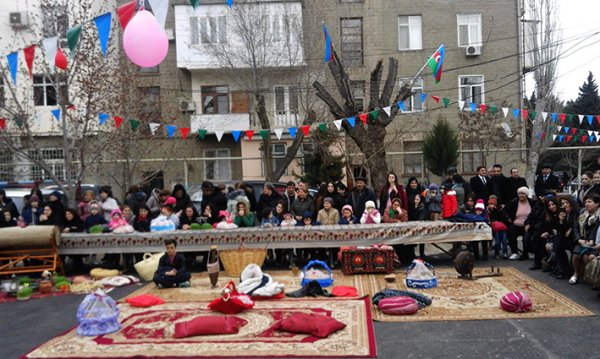 Sumqayıtın 1-ci məhəlləsi şəhərin "1-ci"sinə, nümunəvi məhəlləyə çevrilir - FOTOLAR Sumqayıtın 1-ci məhəlləsi şəhərin "1-ci"sinə, nümunəvi məhəlləyə çevrilir - FOTOLAR