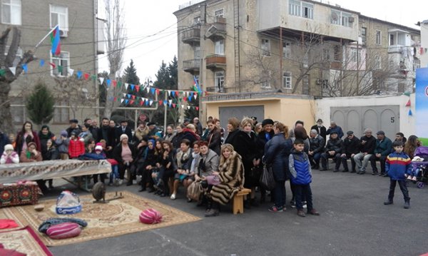 Sumqayıtın 1-ci məhəlləsi şəhərin "1-ci"sinə, nümunəvi məhəlləyə çevrilir - FOTOLAR Sumqayıtın 1-ci məhəlləsi şəhərin "1-ci"sinə, nümunəvi məhəlləyə çevrilir - FOTOLAR