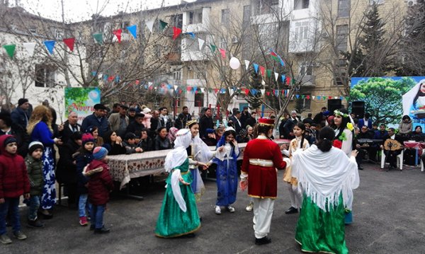Sumqayıtın 1-ci məhəlləsi şəhərin "1-ci"sinə, nümunəvi məhəlləyə çevrilir - FOTOLAR Sumqayıtın 1-ci məhəlləsi şəhərin "1-ci"sinə, nümunəvi məhəlləyə çevrilir - FOTOLAR