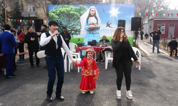 Sumqayıtın 1-ci məhəlləsi şəhərin "1-ci"sinə, nümunəvi məhəlləyə çevrilir - FOTOLAR Sumqayıtın 1-ci məhəlləsi şəhərin "1-ci"sinə, nümunəvi məhəlləyə çevrilir - FOTOLAR