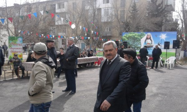 Sumqayıtın 1-ci məhəlləsi şəhərin "1-ci"sinə, nümunəvi məhəlləyə çevrilir - FOTOLAR Sumqayıtın 1-ci məhəlləsi şəhərin "1-ci"sinə, nümunəvi məhəlləyə çevrilir - FOTOLAR
