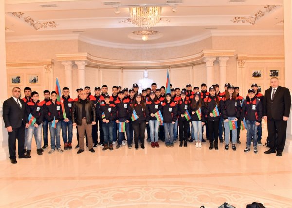 Sumqayıt məktəbliləri maarifləndirici tur-aksiyaya qoşulublar Sumqayıt məktəbliləri maarifləndirici tur-aksiyaya qoşulublar