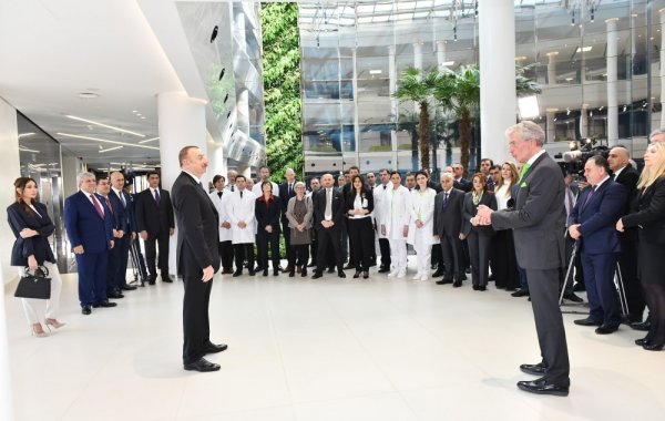 Bakıdakı beynəlxalq hospitalda 850 nəfər işləyəcək, helikopterlərin enməsi üçün meydança da yaradılıb Bakıdakı beynəlxalq hospitalda 850 nəfər işləyəcək, helikopterlərin enməsi üçün meydança da yaradılıb