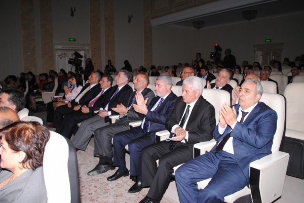 Sumqayıt teatrından növbəti premyera - FOTOLAR Sumqayıt teatrından növbəti premyera - FOTOLAR