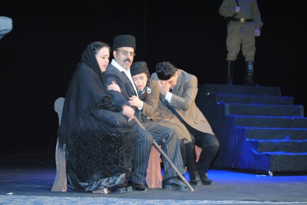 Sumqayıt teatrından növbəti premyera - FOTOLAR Sumqayıt teatrından növbəti premyera - FOTOLAR