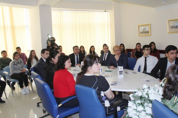 Sumqayıtda “Tarixi mart həqiqətləri” adlı dəyirmi masa keçirilib - FOTO