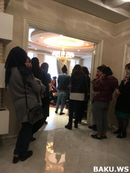 Səbinə Mirzəyevanın cənazəsi evinə gətirildi - Tanınmışlar axın etdi -  FOTOLAR