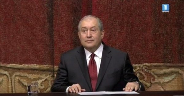 Ermənistanın yeni prezidenti and içib