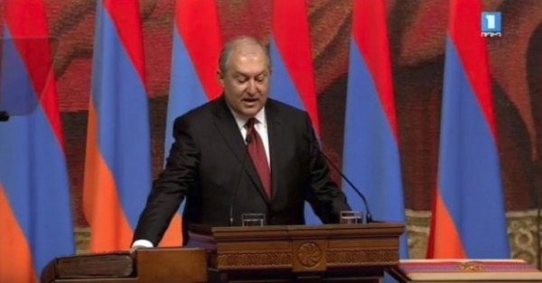 Ermənistanın yeni prezidenti and içib