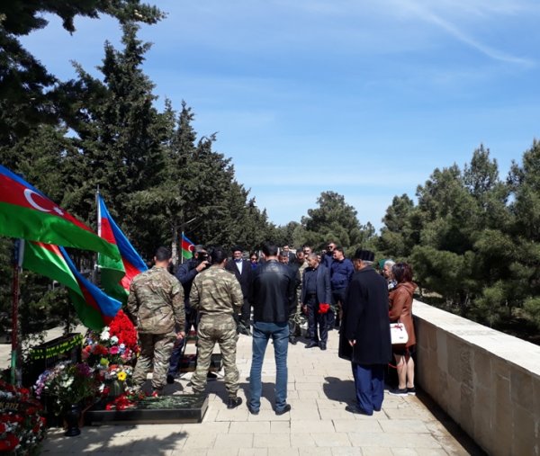 Yaşasaydı 29 yaşı olacaqdı: Sumqayıtlı şəhidin doğum günü - FOTOLAR Yaşasaydı 29 yaşı olacaqdı: Sumqayıtlı şəhidin doğum günü - FOTOLAR
