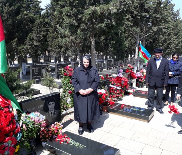 Yaşasaydı 29 yaşı olacaqdı: Sumqayıtlı şəhidin doğum günü - FOTOLAR Yaşasaydı 29 yaşı olacaqdı: Sumqayıtlı şəhidin doğum günü - FOTOLAR