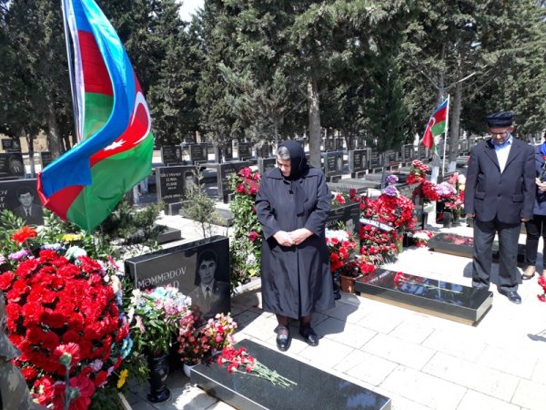 Yaşasaydı 29 yaşı olacaqdı: Sumqayıtlı şəhidin doğum günü - FOTOLAR Yaşasaydı 29 yaşı olacaqdı: Sumqayıtlı şəhidin doğum günü - FOTOLAR