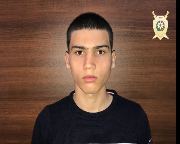 Yanacaqdoldurma məntəqəsinə oyuncaq tapança ilə basqın edən şəxslər tutulub - FOTO Yanacaqdoldurma məntəqəsinə oyuncaq tapança ilə basqın edən şəxslər tutulub - FOTO