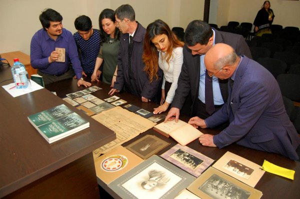 Sumqayıtda "Cümhuriyyət ili" barədə sərgi-mühazirə keçirilib - FOTOLAR Sumqayıtda "Cümhuriyyət ili" barədə sərgi-mühazirə keçirilib - FOTOLAR