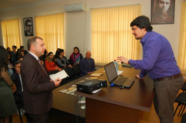 Sumqayıtda "Cümhuriyyət ili" barədə sərgi-mühazirə keçirilib - FOTOLAR Sumqayıtda "Cümhuriyyət ili" barədə sərgi-mühazirə keçirilib - FOTOLAR