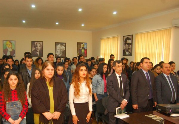 Sumqayıtda "Cümhuriyyət ili" barədə sərgi-mühazirə keçirilib - FOTOLAR Sumqayıtda "Cümhuriyyət ili" barədə sərgi-mühazirə keçirilib - FOTOLAR