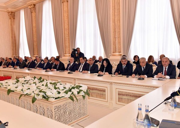 Sumqayıtda hesabat yığıncağı keçirilib – FOTOLAR Sumqayıtda hesabat yığıncağı keçirilib – FOTOLAR