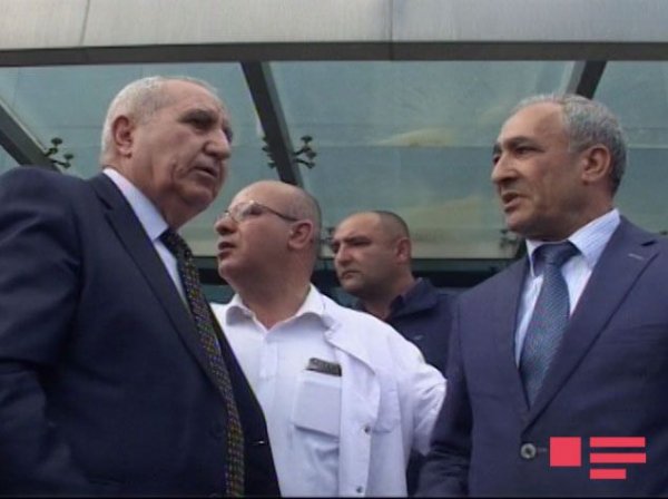 Azərbaycanda işdən çıxarılan 250 nəfər etiraz aksiyası keçirdi - 24 saat vaxt verildi - FOTOLAR