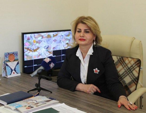 Baş həkim Rəqsanənin qızını məhkəməyə verir Baş həkim Rəqsanənin qızını məhkəməyə verir