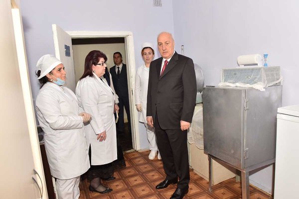 Zakir  Fərəcov xəstəxanaya getdi: çatışmazlıqları aradan QALDIRIN! - FOTOLAR