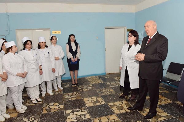 Zakir  Fərəcov xəstəxanaya getdi: çatışmazlıqları aradan QALDIRIN! - FOTOLAR