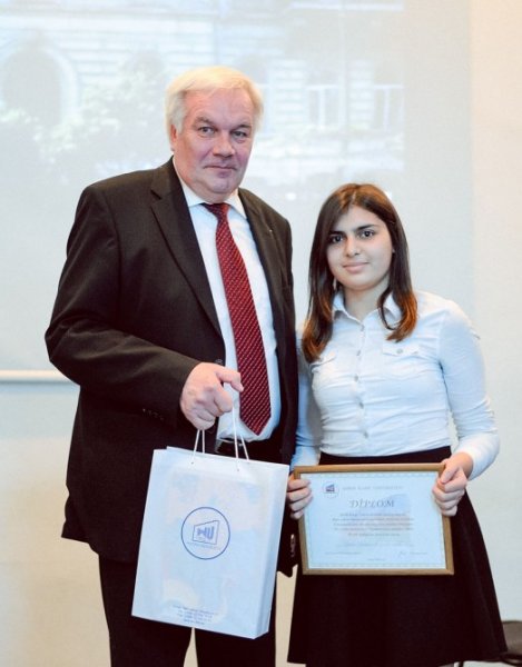 Qərbi Kaspi Universitetinin məktəblilər arasında keçirdiyi esse müsabiqəsinə yekun vurulub