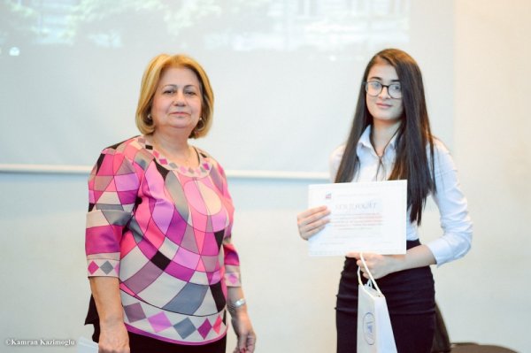 Qərbi Kaspi Universitetinin məktəblilər arasında keçirdiyi esse müsabiqəsinə yekun vurulub