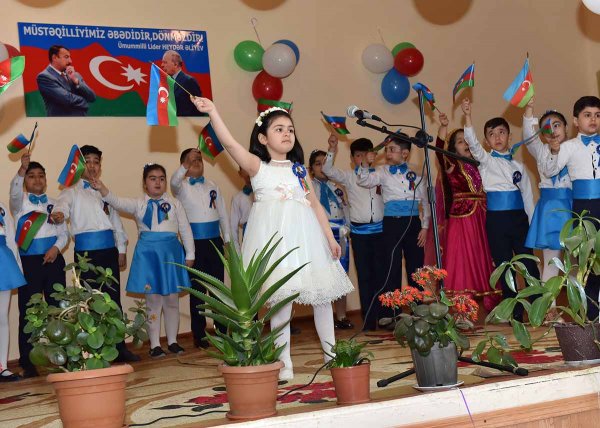 Sumqayıt şəhər 5 saylı məktəbdə tədbir keçirildi - FOTOLAR Sumqayıt şəhər 5 saylı məktəbdə tədbir keçirildi - FOTOLAR