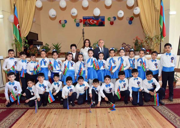 Sumqayıt şəhər 5 saylı məktəbdə tədbir keçirildi - FOTOLAR Sumqayıt şəhər 5 saylı məktəbdə tədbir keçirildi - FOTOLAR