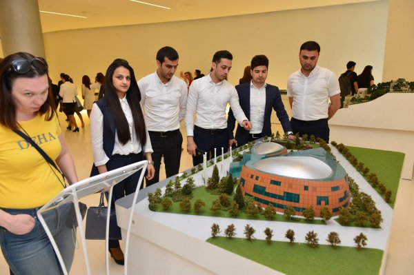 Kimyaçılar Heydər Əliyev Mərkəzində -FOTOLAR
