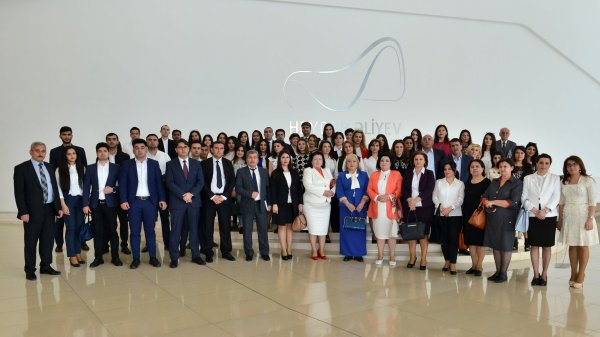 Kimyaçılar Heydər Əliyev Mərkəzində -FOTOLAR