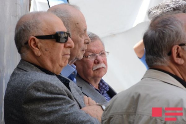 Xalq artisti Fuad Poladov dəfn olunub