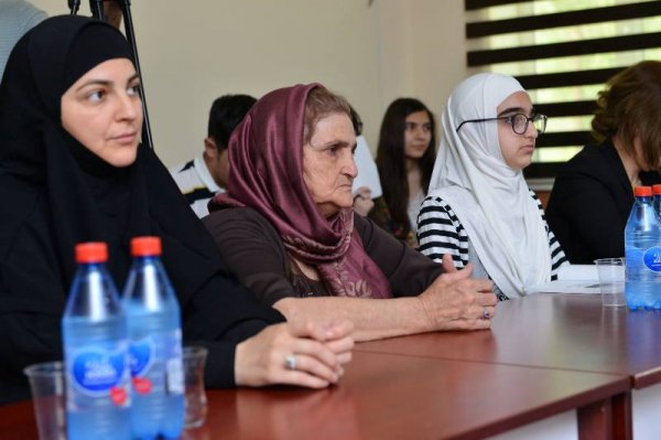 Sumqayıtda “Ömrün qürub çağı” - FOTOLAR Sumqayıtda “Ömrün qürub çağı” - FOTOLAR