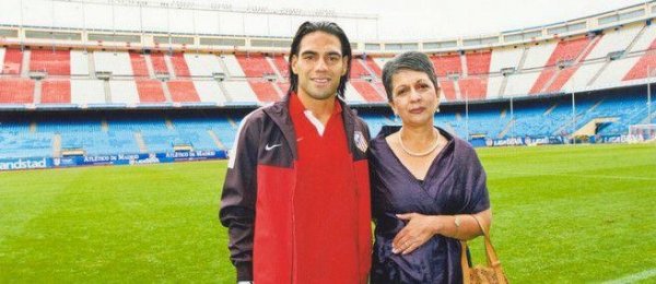 İspaniyada futbol klubu yaradan azərbaycanlı qadın - FOTOLAR İspaniyada futbol klubu yaradan azərbaycanlı qadın - FOTOLAR