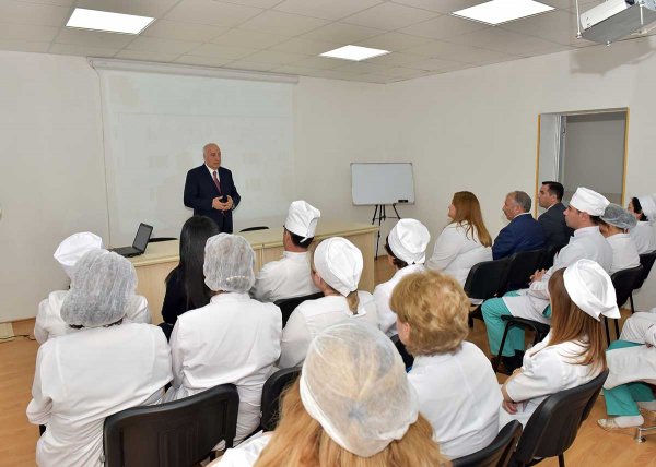 Sumqayıtın icra başçısı daha bir tibb müəssisəsində oldu – FOTOLAR Sumqayıtın icra başçısı daha bir tibb müəssisəsində oldu – FOTOLAR