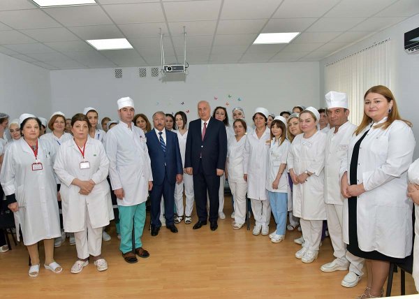 Sumqayıtın icra başçısı daha bir tibb müəssisəsində oldu – FOTOLAR Sumqayıtın icra başçısı daha bir tibb müəssisəsində oldu – FOTOLAR