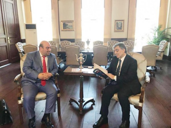 Abdullah Gülə “Azərbaycanın dostu” qızıl ordeni təqdim olundu - FOTO Abdullah Gülə “Azərbaycanın dostu” qızıl ordeni təqdim olundu - FOTO