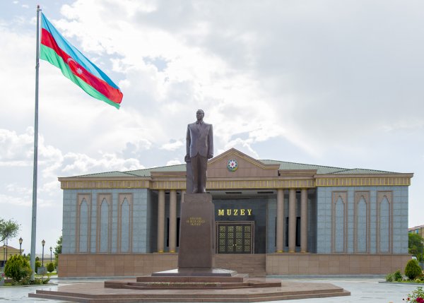 İlham Əliyev Naxçıvanda açılışlar etdi - FOTOLAR