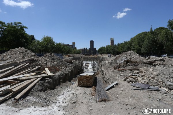 Yerevanda etiraz aksiyası keçirilir, merin istefası tələb olunur Yerevanda etiraz aksiyası keçirilir, merin istefası tələb olunur