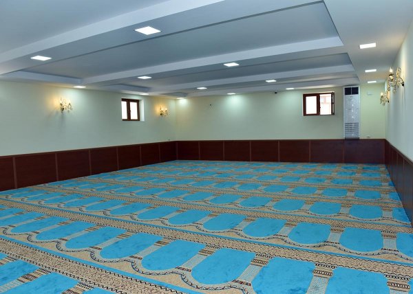 Zakir Fərəcov Corat qəsəbə məscidində - FOTOLAR Zakir Fərəcov Corat qəsəbə məscidində - FOTOLAR