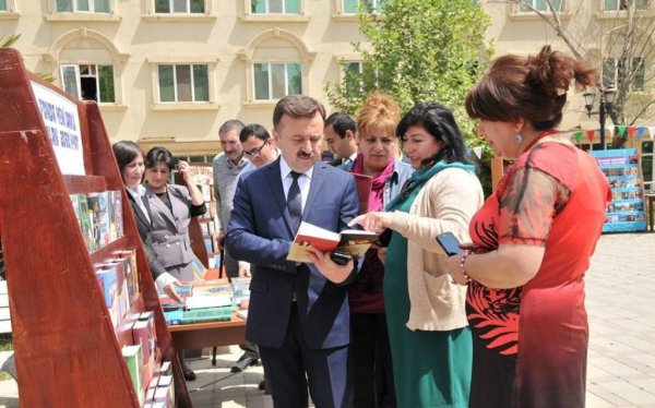 Sumqayıtda kitab bayramı - FOTOLAR