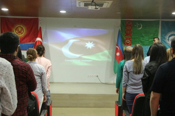 Uşak Universitetinin Azərbaycanlı Tələbələri Azərbaycan Cümhuriyyətinin 100 illiyini qeyd ediblər
