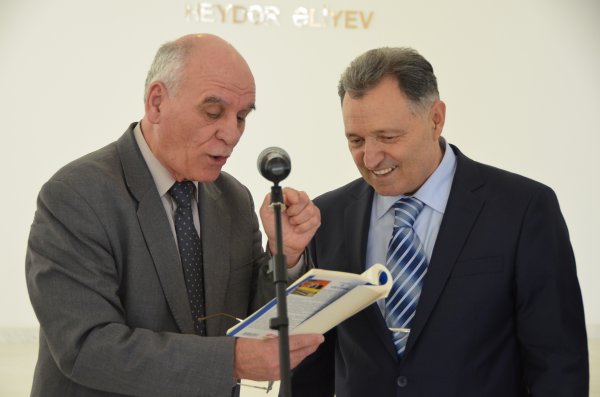 Orijinal düşüncəsilə yeni sözlər, fikirlər deyən "Köhnə Sumqayıtlı" - FOTOLAR