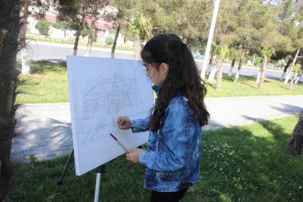AXC-nin 100 illiyi münasibətilə Sumqayıtda açıq səma altında etüd keçirilib - FOTO