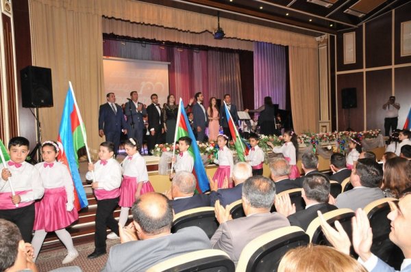 Sumqayıt Regional Mədəniyyət İdarəsinin Xalq Çalğı Alətləri Orkestri abşeronlular üçün konsert verib Sumqayıt Regional Mədəniyyət İdarəsinin Xalq Çalğı Alətləri Orkestri abşeronlular üçün konsert verib