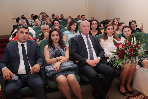 Sumqayıtda tanınmış xanəndə Aqil Məlikovun yaradıcılıq gecəsi keçirilib Sumqayıtda tanınmış xanəndə Aqil Məlikovun yaradıcılıq gecəsi keçirilib