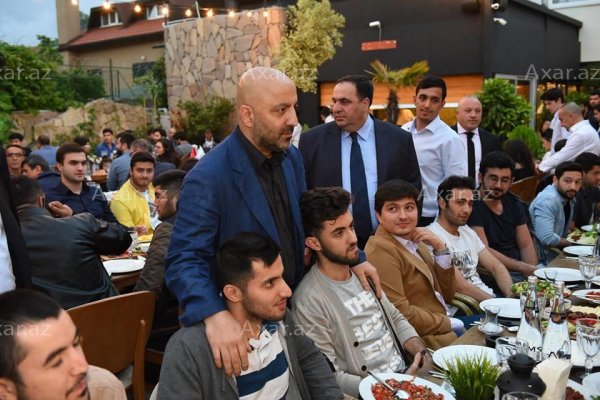 Mənsimov 500 azərbaycanlı tələbəni topladı - İstanbulda Mənsimov 500 azərbaycanlı tələbəni topladı - İstanbulda