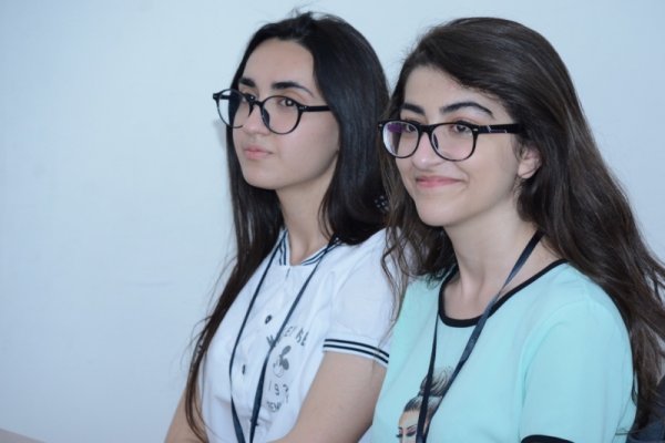 Yeddi yüz bal toplayan sumqayıtlı Cahan Həşimzadə bu universiteti seçdi - FOTOLAR