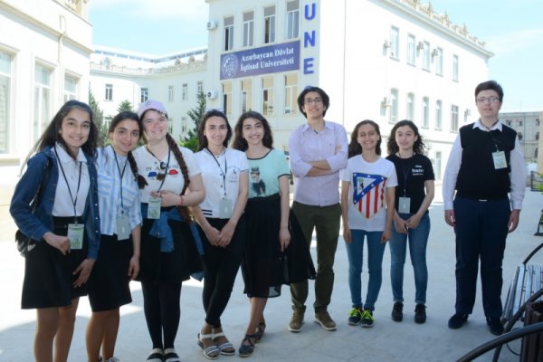Yeddi yüz bal toplayan sumqayıtlı Cahan Həşimzadə bu universiteti seçdi - FOTOLAR